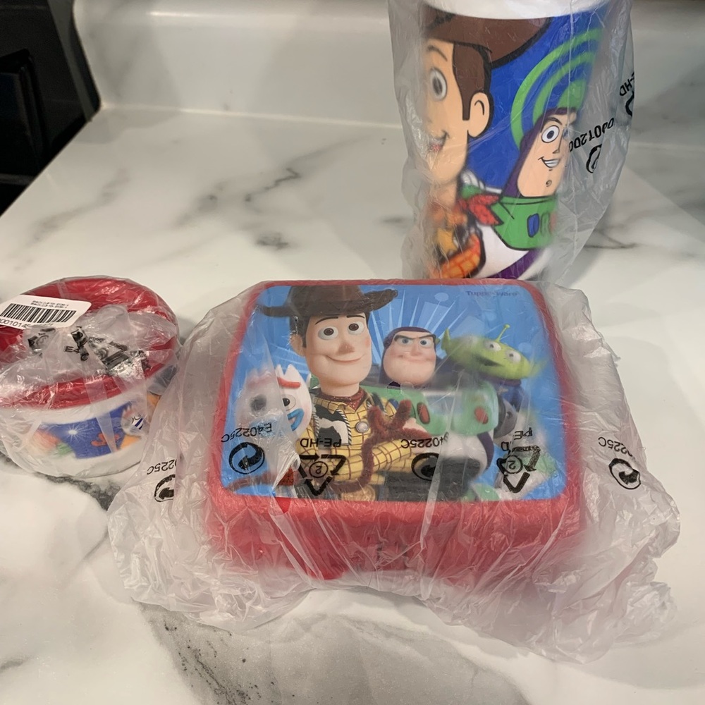 Tupperware sandwich keeper ,tumbler,snack container .